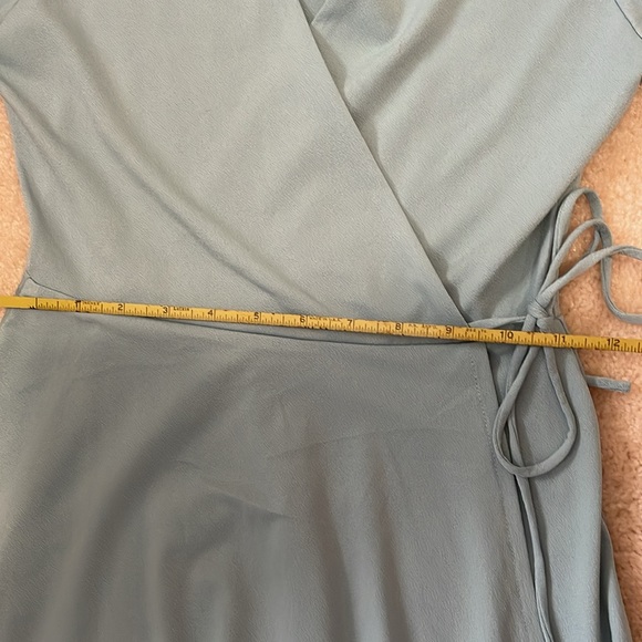 H&M xs light blue v neck wrap dress, wide sleeve - Picture 8 of 10